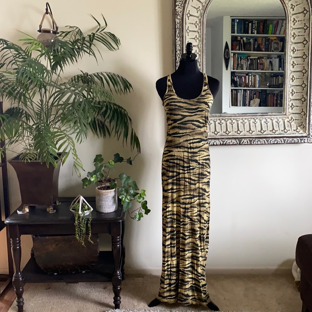 ✨NEW LIST✨Tiger Print Racer Back Maxi Dress